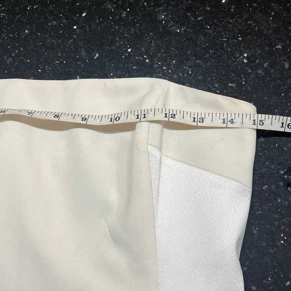 NWT WHITE HOUSE BLACK MARKET IVORY ASYMMETRICAL HEM BUSTIER SIZE 4 - Picture 6 of 9